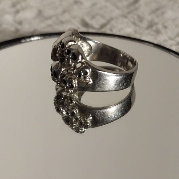 Spikes Stainless Steel "Skulls" Men's Ring - Picture 4 of 5